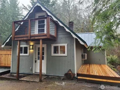 169 Paradise Dr, Ashford, WA 98304