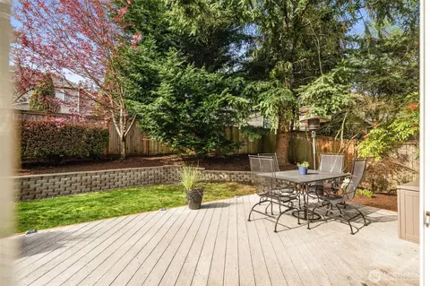 Exterior - 11224 32nd Dr SE, Everett, WA 98208 photo 3 of 8