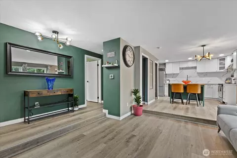 12716 NE 120th St #H-7, Kirkland, WA 98034