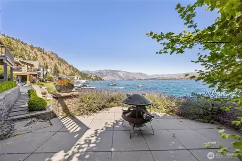3150 S Lakeshore Rd, Chelan, WA 98816