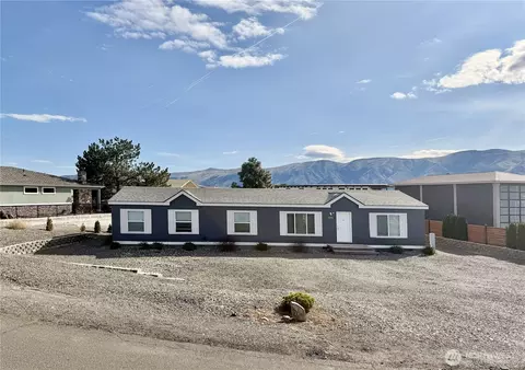 401 Peachtree Pl SW, Mattawa, WA 99349
