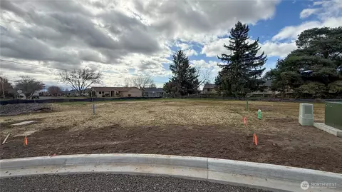 1180 Fortune Dr, Walla Walla, WA 99362