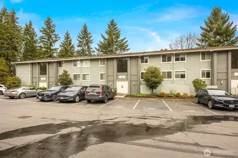 4707 W Lake Sammamish Pkwy SE #D304, Issaquah, WA 98027