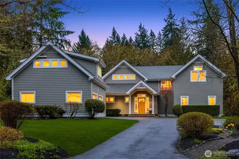 8421 NE Grizdale Ln, Bainbridge Island, WA 98110
