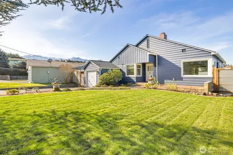 520 S Golf Course Rd, Port Angeles, WA 98362