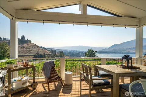 211 Bluebell Ct, Chelan, WA 98816