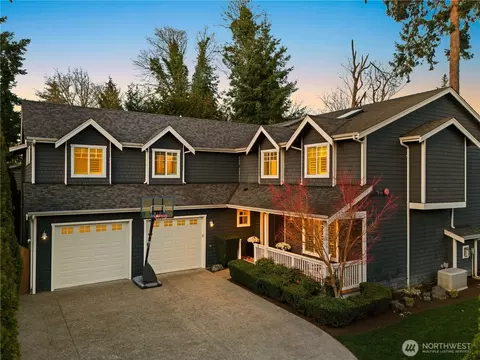 8612 SE 36th St, Mercer Island, WA 98040