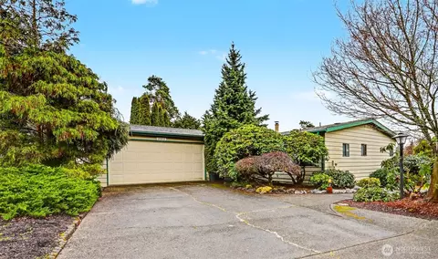 23812 Lake Dr E, Bothell, WA 98021 photo 32