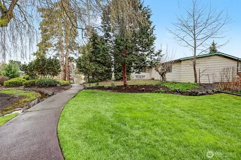23812 Lake Dr E, Bothell, WA 98021 photo 36