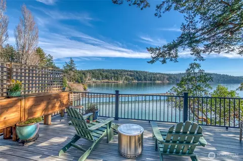 71 Olga Park Ln, Olga, WA 98279