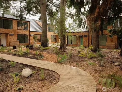 11729 Meridian Ave N #8, Seattle, WA 98133