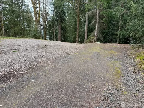 17680 Hallman Rd NW, Poulsbo, WA 98370