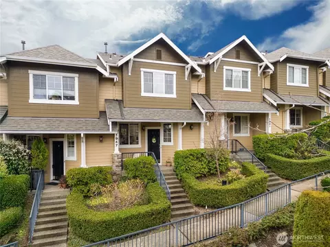 1947 NE Killian Ln, Issaquah, WA 98029