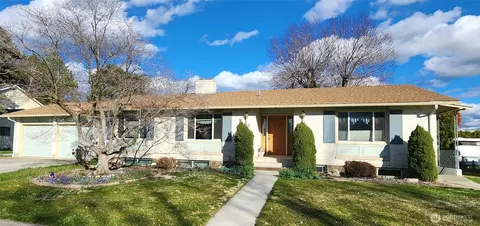 114 NE Cedar Ave, College Place, WA 99324