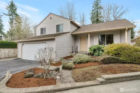 953 Field Ave NE, Renton, WA 98059