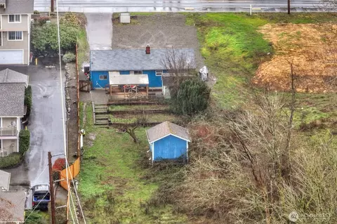 View/Area - 833 E Marine View Dr, Everett, WA 98201 photo 1 of 5