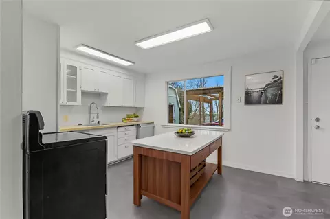 Kitchen - 833 E Marine View Dr, Everett, WA 98201 photo 1 of 3