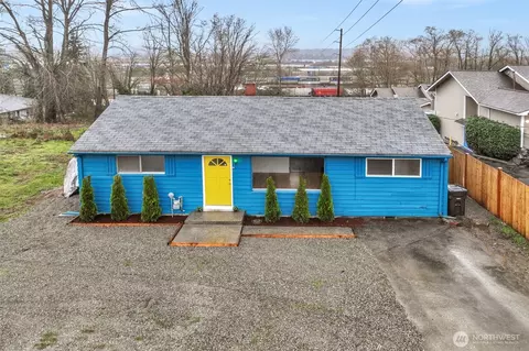 833 E Marine View Dr, Everett, WA 98201