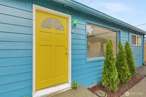 Other - 833 E Marine View Dr, Everett, WA 98201 photo 1 of 9