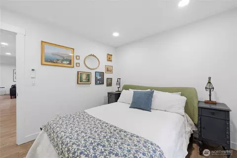 Bedroom - 6359 Dardu Rd, Maple Falls, WA 98266 photo 7 of 9
