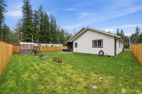 Exterior - 6359 Dardu Rd, Maple Falls, WA 98266 photo 3 of 5