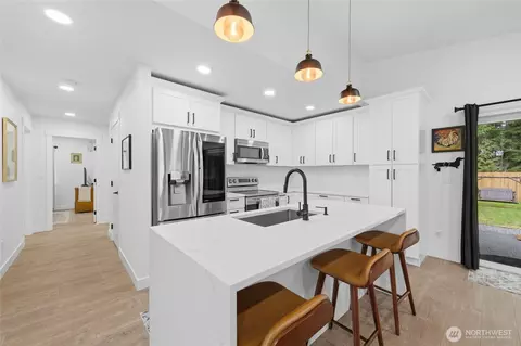 Kitchen - 6359 Dardu Rd, Maple Falls, WA 98266 photo 6 of 6