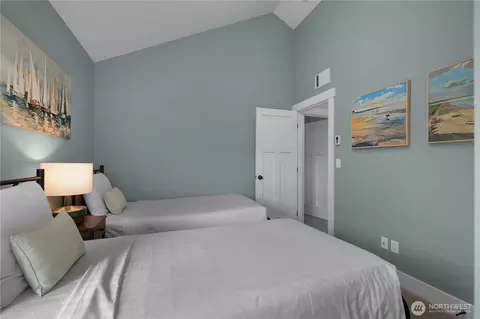 Bedroom - 53 Cedar Run Loop, Pacific Beach, WA 98571 photo 4 of 6