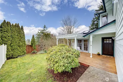 19975 Stavanger Pl NE, Poulsbo, WA 98370
