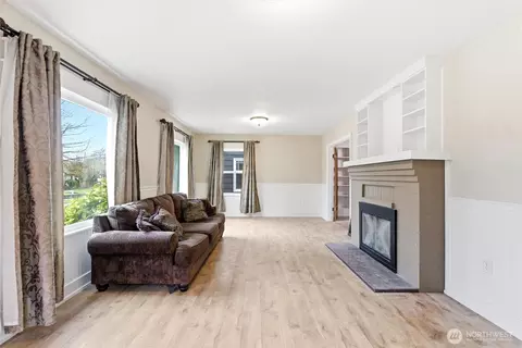 Living - 1027 Wetmore, Everett, WA 98201 photo 3 of 3