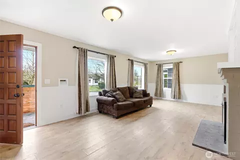 Living - 1027 Wetmore, Everett, WA 98201 photo 1 of 3