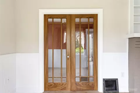 Entry Way - 1027 Wetmore, Everett, WA 98201 photo 2 of 2