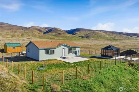 16161 N Wenas Rd, Selah, WA 98942