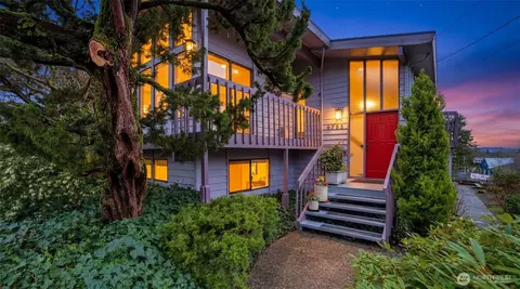 9753 61st Ave S, Seattle, WA 98118