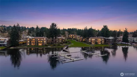 17500 NE 40th Pl #I2, Redmond, WA 98052