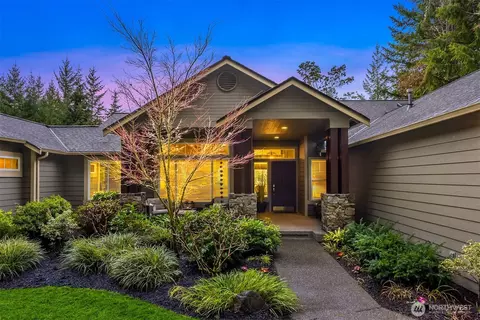 2013 NW Valkyrie Ln, Poulsbo, WA 98370