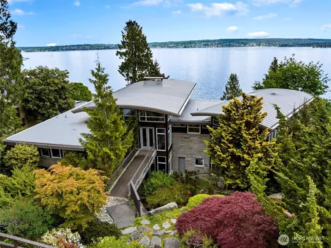 4502 55th Ave NE, Seattle, WA 98105