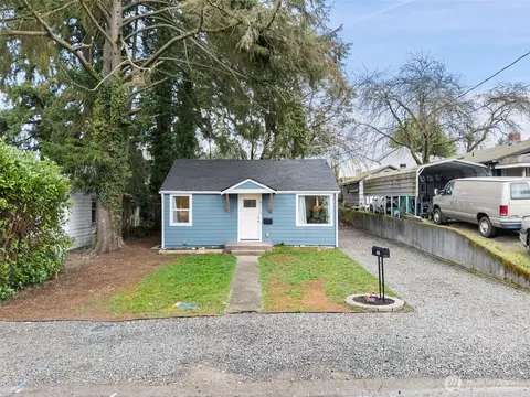 4110 W J St, Bremerton, WA 98312