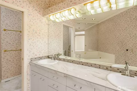 Bath - 107 Hogans Vis, Sequim, WA 98382 photo 2 of 5