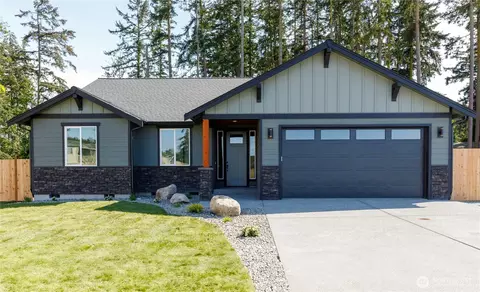 926 NW Shire St, Oak Harbor, WA 98277