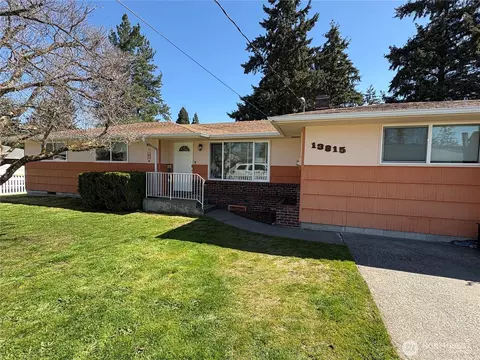 13815 Park Ave S, Tacoma, WA 98444