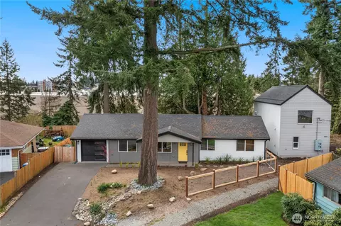 1402 N 136th St, Seattle, WA 98133