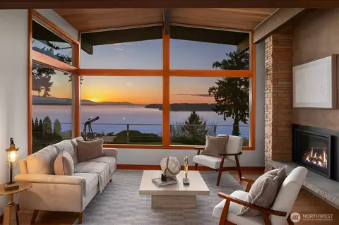 12524 Marine View Dr, Edmonds, WA 98026