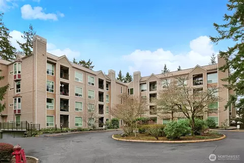 823 N 161st Pl #105, Shoreline, WA 98133