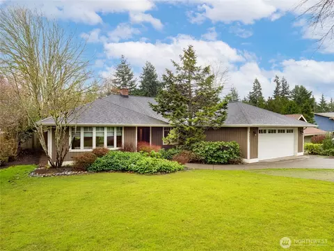 21537 Elm Dr, Brier, WA 98036