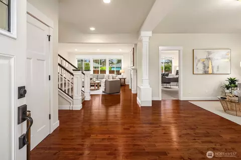 Entry Way - 512 Wetmore Ave, Everett, WA 98201 photo 3 of 3