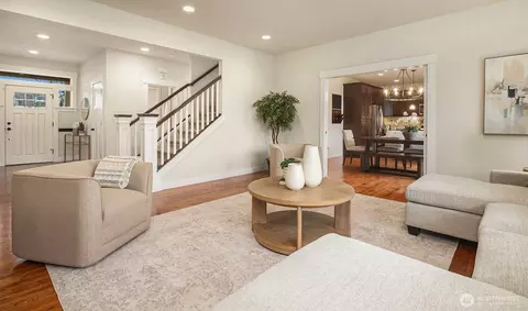 Living - 512 Wetmore Ave, Everett, WA 98201 photo 4 of 4