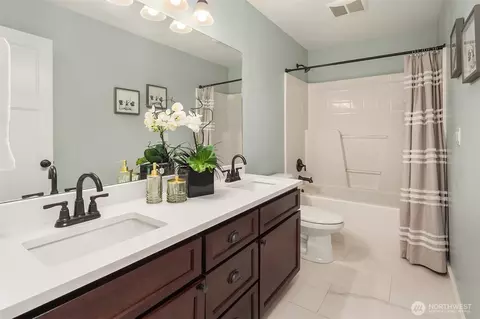 Bath - 512 Wetmore Ave, Everett, WA 98201 photo 4 of 4