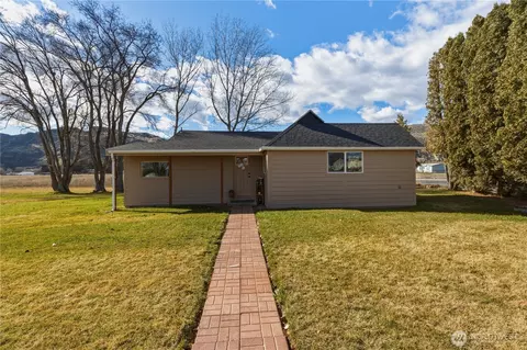 22 Kermel Rd, Omak, WA 98841