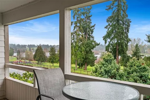 23409 Lakeview Dr #F201, Mountlake Terrace, WA 98043