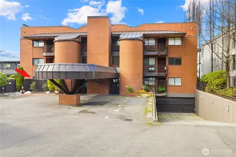311 S 2nd St #101, Kirkland, WA 98033